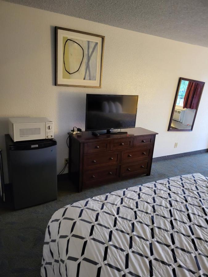 Smokey Point Motor Inn Арлингтон Экстерьер фото