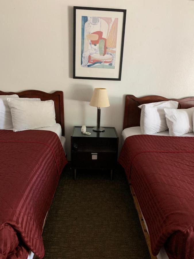 Smokey Point Motor Inn Арлингтон Экстерьер фото
