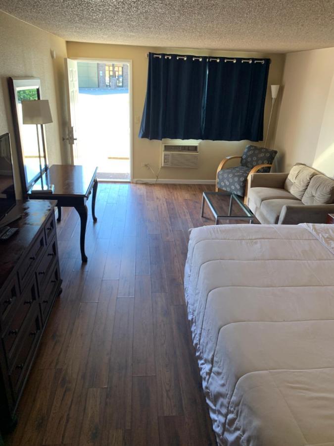 Smokey Point Motor Inn Арлингтон Экстерьер фото